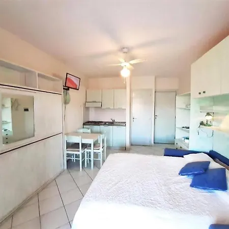 Residenze Golfo Di Marinella Apartment *